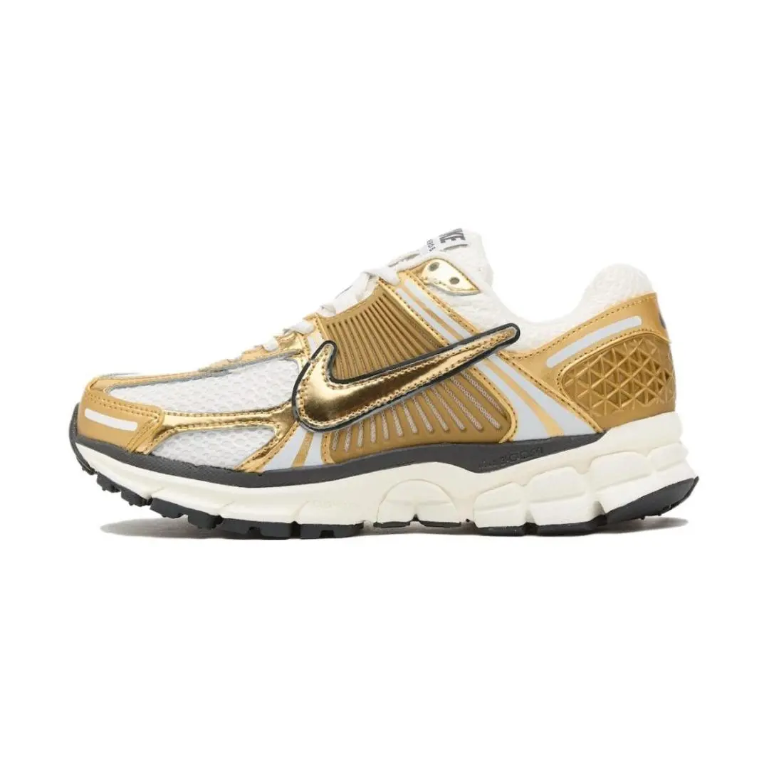 Nike Zoom Vomero 5 Metallic Gold Hf7723 001 Boy Sneaker With Gold Accents And White Sole