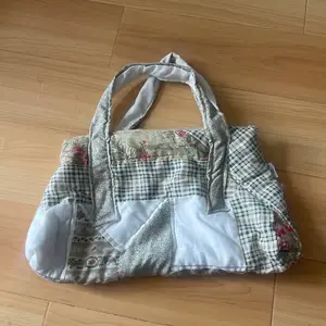 Quilted Shoulder Bag Floral