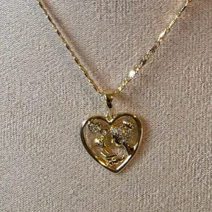 Elegant 14k Gold-Filled Necklace with Rhinestone-Encrusted Pendant, Featuring a Detailed Design, Perfect for Mothers Day for Everyday Wear 14k ORO LAMINADO DE ALTA CALIDAD HIGH-QUALITY