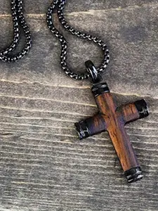An Alloy Vintage Country Gothic Cross Men's Pendant Necklace, Cross Charm Necklace, Featuring A Durable Black Chain Paired with Natural Wood Grain, Simple Necklace, Daily Accessory, with A Metallic Texture