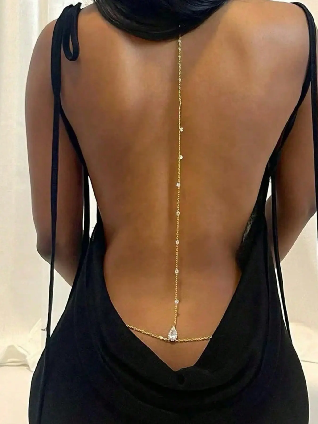 Elegant Bridal Back Chain, European Style Body Jewelry, Luxury Wedding Accessory, Zircon Water Drop Pendant Necklace, Shiny Chain, Body Jewellery
