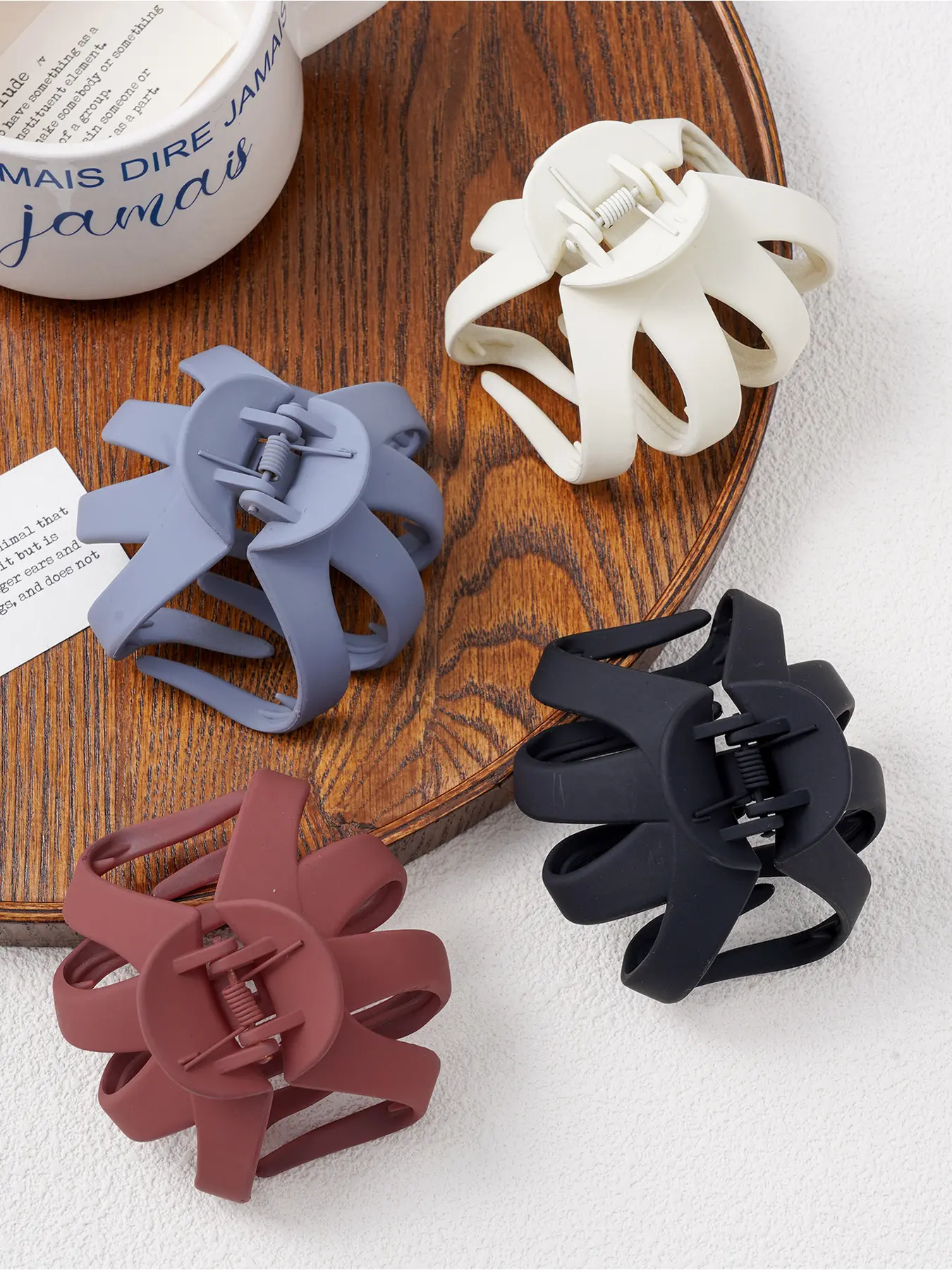 4-piece set of pure color matte frosted large octopus hair claws, women's daily casual and simple hair accessories, strong grip design, suitable for thin and thick hair, Claw Clip Pack, Acrylic Clips, Octopus Clips