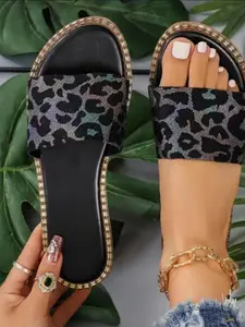 2026 Laser Leopard Print Rivet Edge Wide Strap Fashionable Sandals, Comfortable Non-Slip Rubber Sole, Vintage Style for Summer, Perfect for Work and Vacation