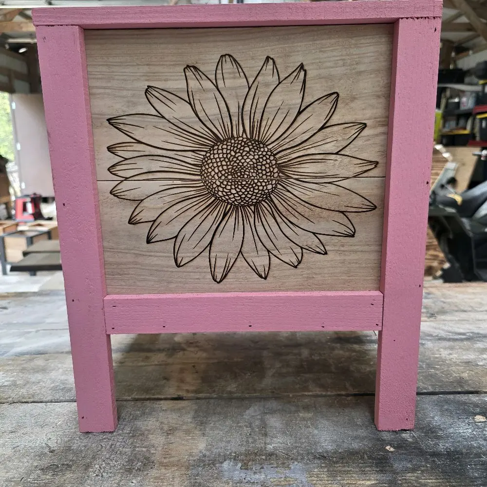 Cedar Sunflower planter box Cedar Sunflower planter box