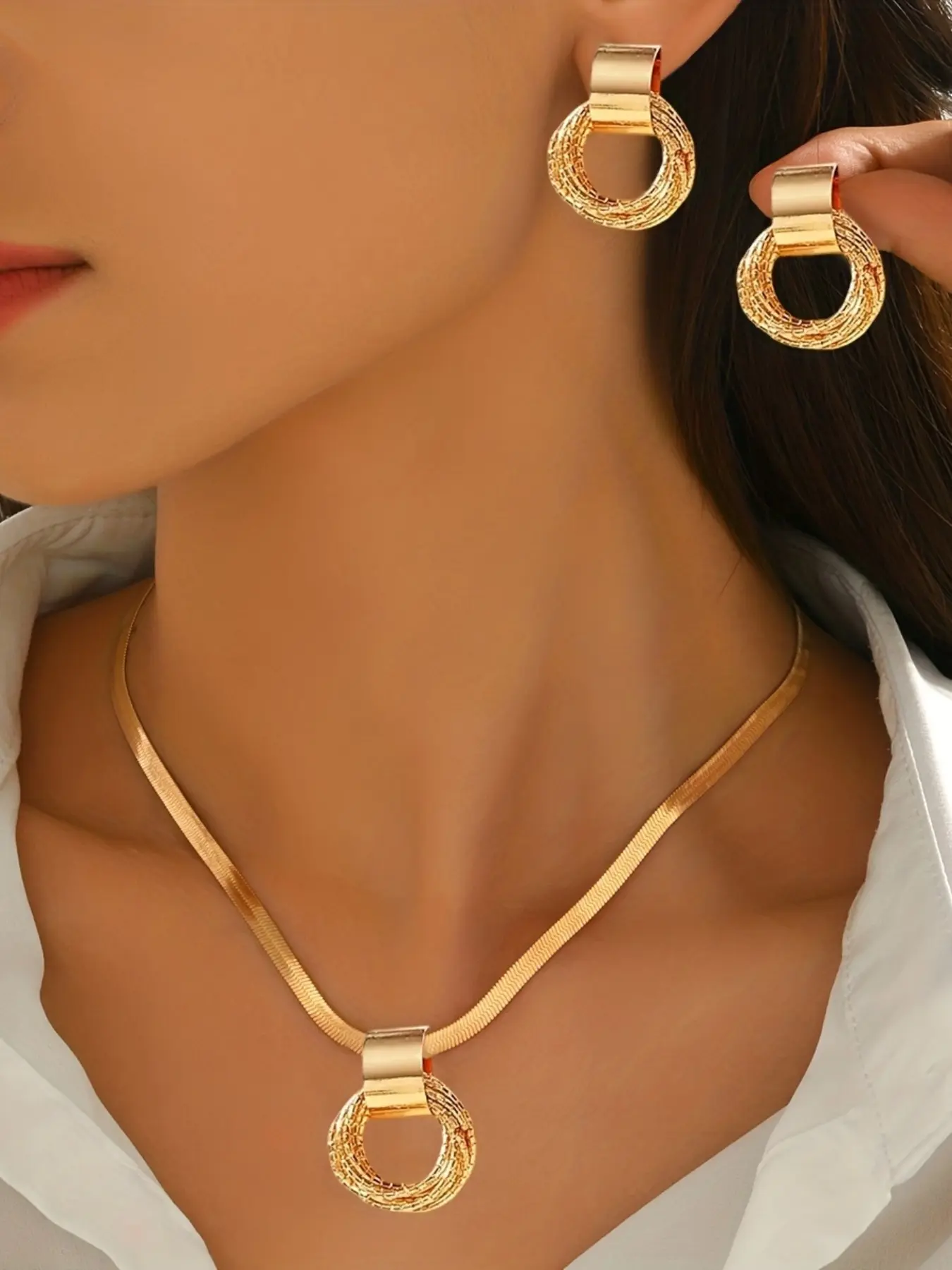 Elegant Middle Eastern Style Necklace and Earrings Set, Matching Jewelry Set, middle eastern aesthetic, Fashionable Metal Geometric Design, Multi-Ring Pendant, Flat Snake Chain, Party Jewelry, Necklaces Earrings Set
