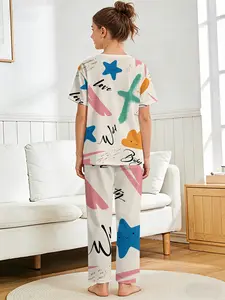 Graffiti Heart Whispers 2-piece set, Nightwear: girls' digital printed short-sleeve pajamas, Pjs with long sleep pants, made of flame-retardant fabric, comfortable and soft, suitable for sleeping and home leisure, 100% polyester