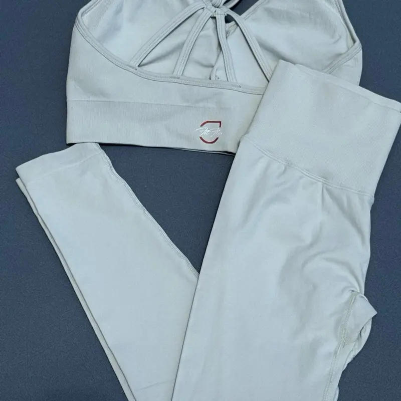 FlexSculpt Strappy Support Set Top & Leggings for Enhanced Comfort and Style with Unique Strappy Design and Comprehensive Support