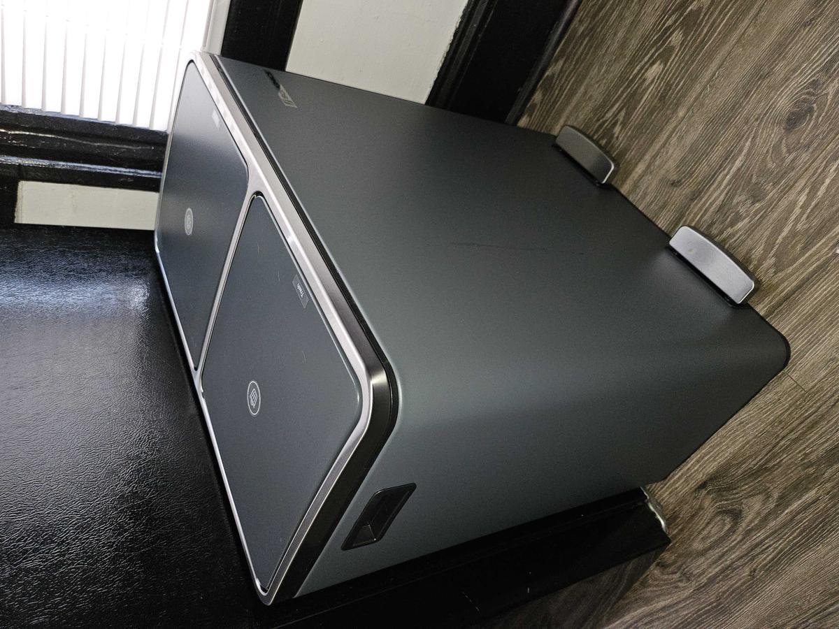 Item: Gray, 2 x 8 Gallons  (With Trash Bag)