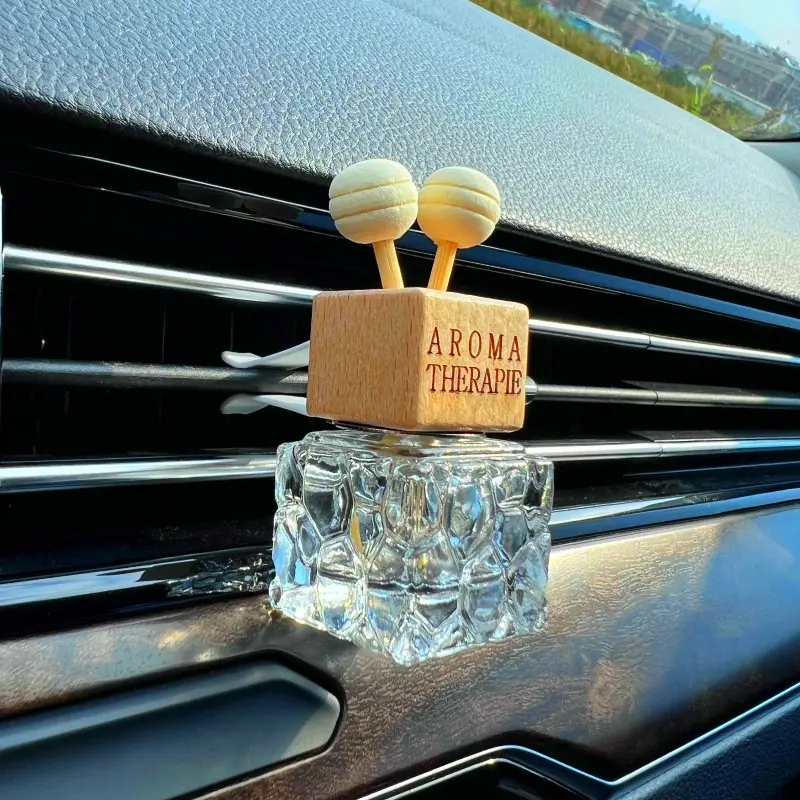 2pcs Retro Simple Car Interior Diffusers, Car Interior Accessories, Car Scent Diffuser, Glass Bottle with Vent Clip and Wood Lid, Creative Car Perfume Holder, Car Accessory, No Essential Oil Included