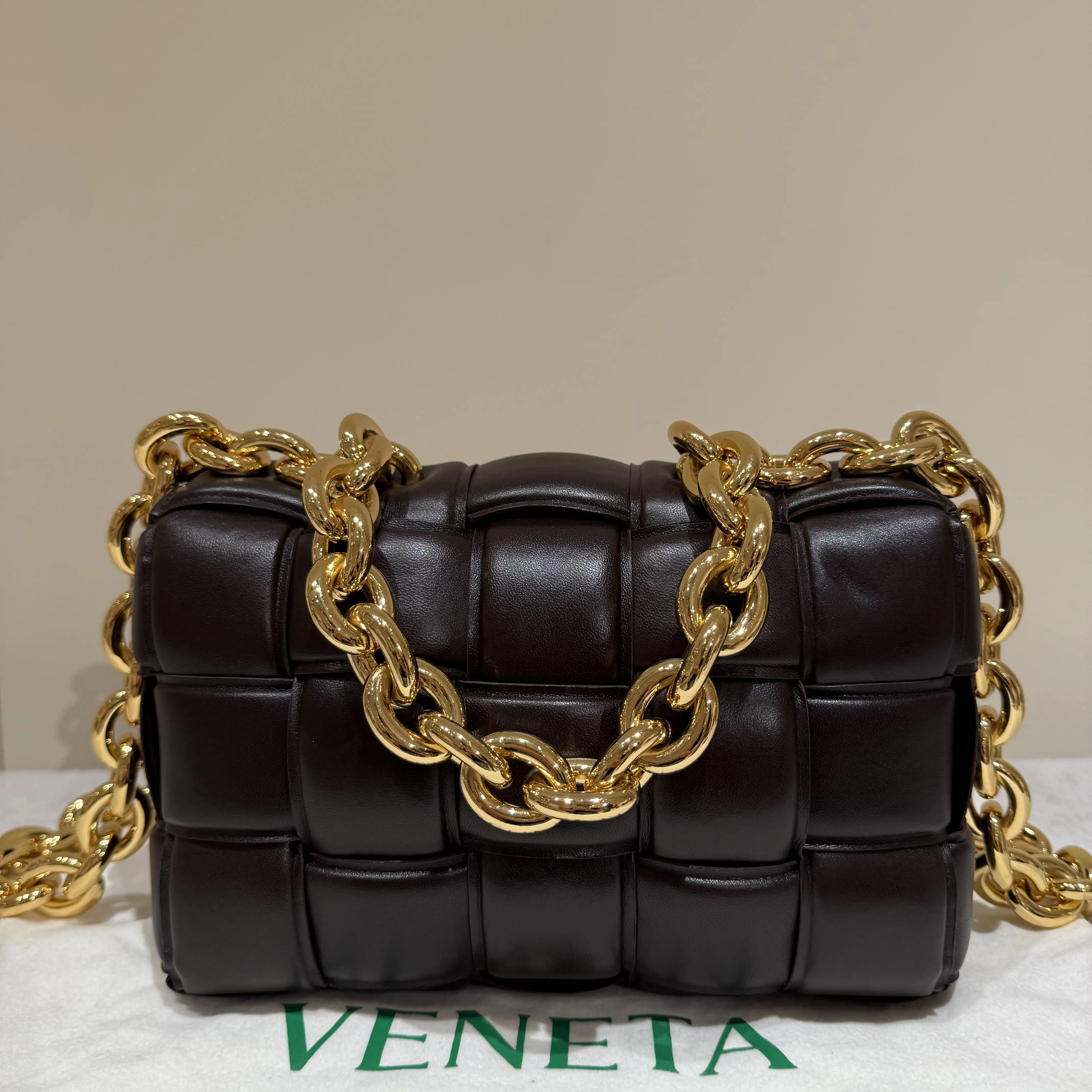 Pre-owned BOTTEGA VENETA leather Shoulder Bags Padded Cassette Chain Bag in Dark Brown Woven Lambskin 35107308