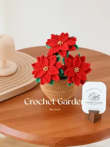 crochet Poinsettia, crochet Christmas flower in pot, housewarming gift, desk decoration, room decoration, handmade flower, gift for her