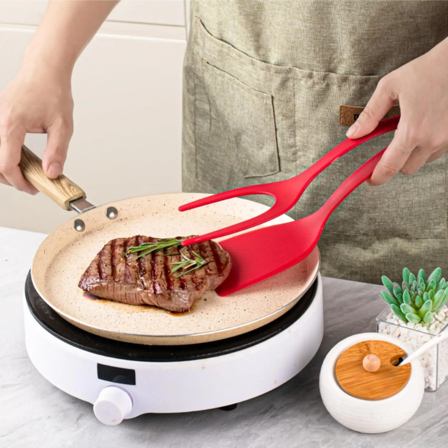 2-in-1 Silicone Flip Tongs & Spatula – Egg, Meat & French Toast Turner, Won’t Scratch Coatings, Heat-Proof & Beginner-Friendly