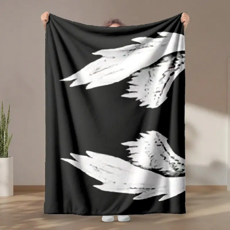 1 piece White feather angel wings design themed flannel blanket - Oversized fluffy warm sofa blanket, flannel for beds, all-season multi-purpose, modern style, machine washable, digital print design, 100% polyester, suitable for sofa, bed, travel