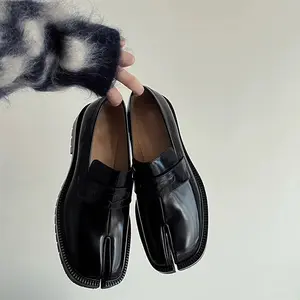 Viral Men’s Patent Leather Split-Toe Shoes, Square Toe Hoof Loafers with Thick Sole, Comfortable Slip-On Casual Leather Shoes, Unique Trendy Design for Men’s Casual & Fashion Outfits