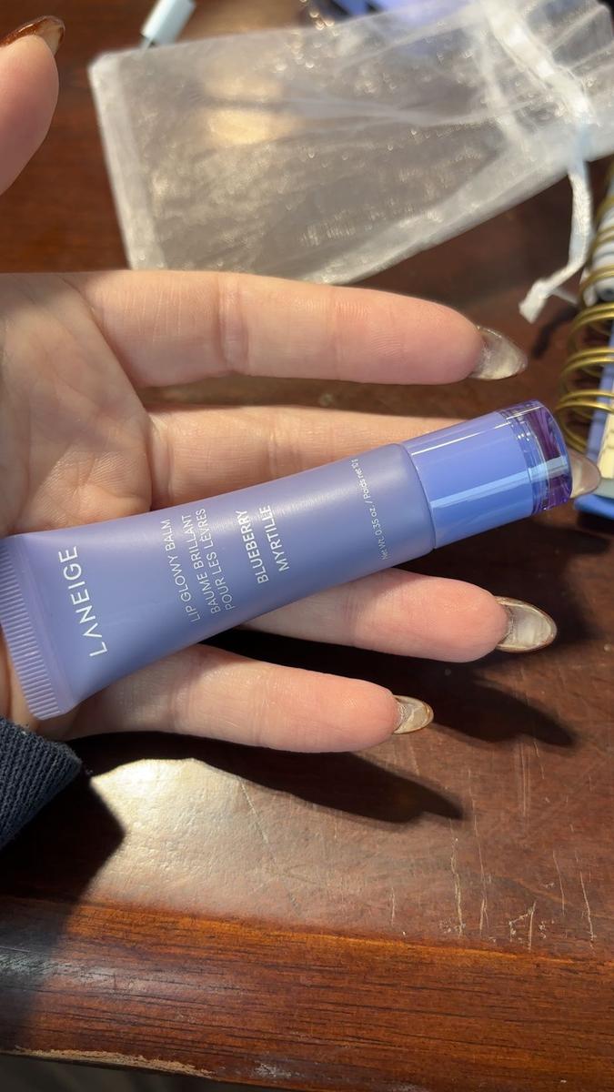 Item: Blueberry (Blue tint)