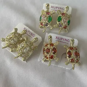 Beautiful aretes de tortuga gold plated