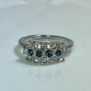 Vintage Ring Emerald or Sapphire and Clear Austrian Crystals 18k Gold Electroplated Cluster Made in USA