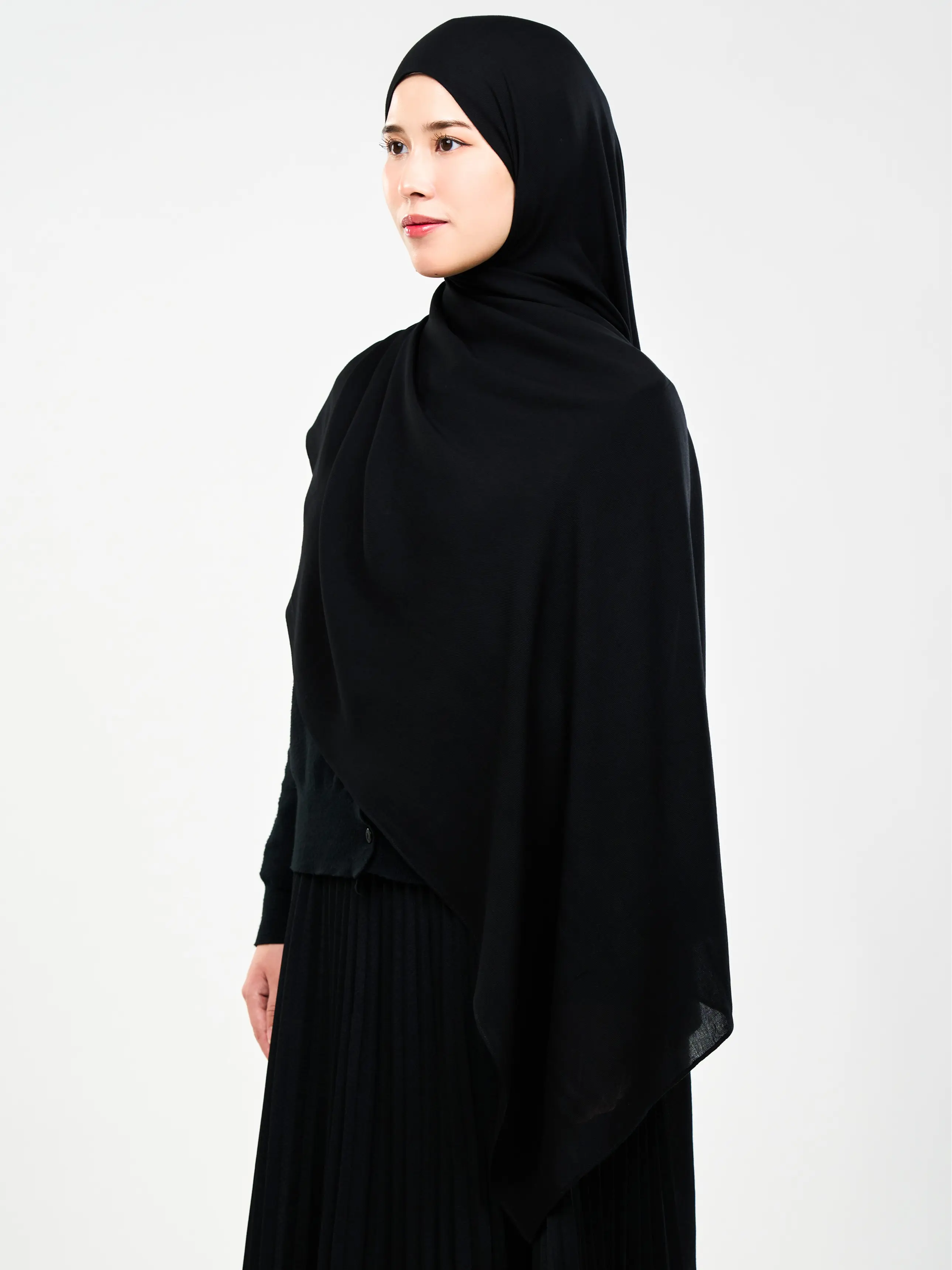 Chaos Black Everyday Cotton Hijab: Ayra Collection