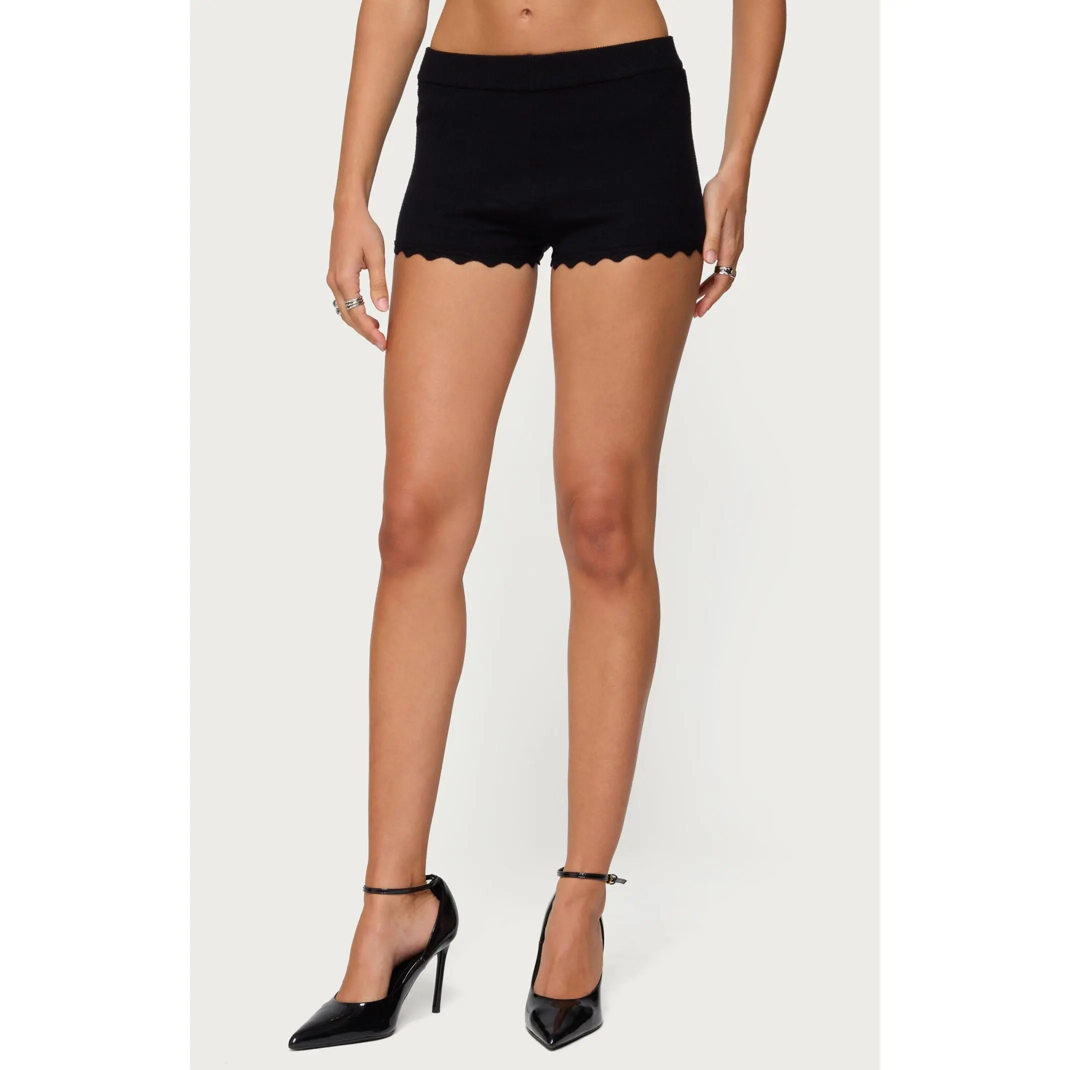 Edikted Women's Maizy Scalloped Knit Micro Shorts