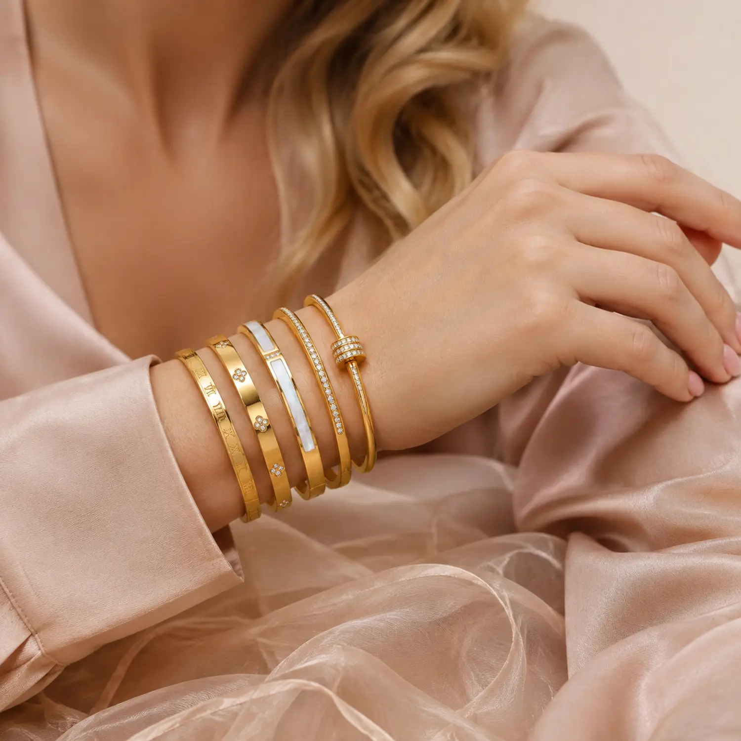 5-Piece Gold Bangle Bracelets for Women, Stackable Stainless Steel Bracelet Set, Waterproof Non-Tarnish Minimalist Bangles for Everyday Layering, Trendy Jewelry Gift