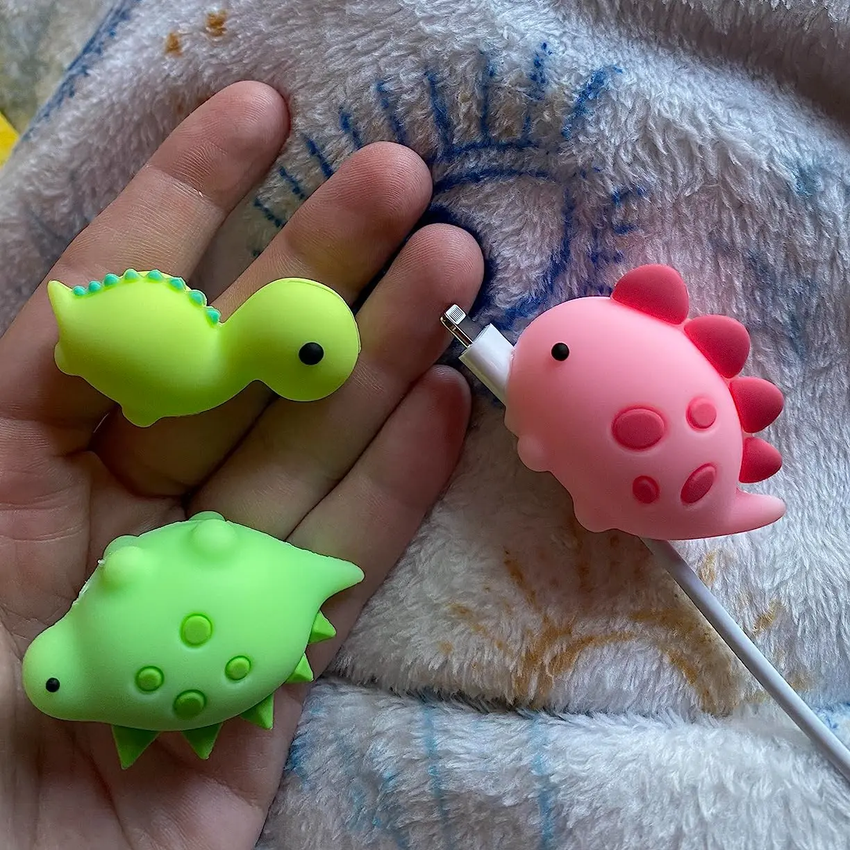 Anti-Break Charging Cable Protector, Fun Whimsical Animal Shape Cellphone USB Line Cover, Durable Plastic Wire Accessory, Bend Protection, Prevents Bending and Damage