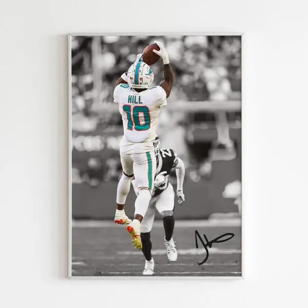 Tyreek Hill Dolphins Poster - Vintage Sports Art For Bedroom Decor & Wall Art S