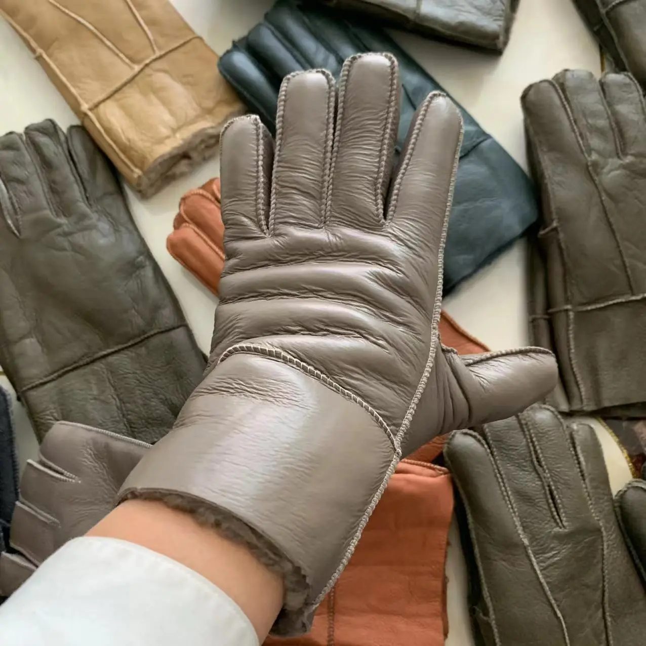 Sheepskin gloves in random colors