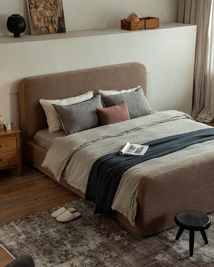 Guni Slipcover Linen Bed