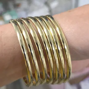 Neyla Semanario de 7 piezas Gold-Tone Bangle Set for Women Fashion Accessories