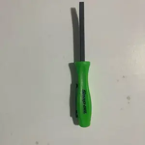 Snap-on Tools Angled Pry Bar with 1/4” Shank, Construction Tools, Rust Removal Products, Compact Portability green handle with black logo