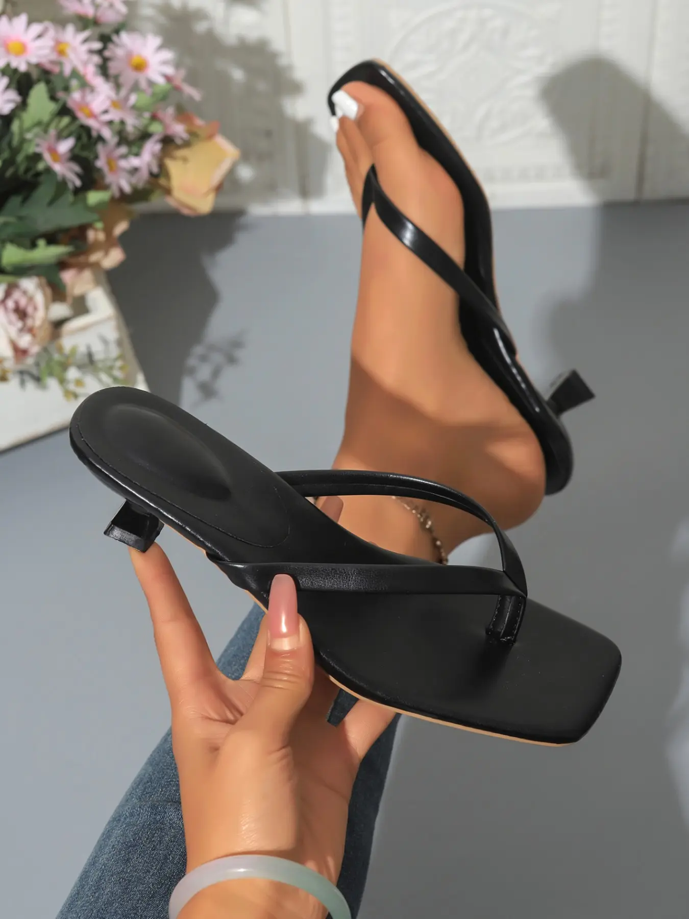Women's Square Toe Low Heel Rubber Flip Flop Sandals, Casual Minimalist Slip-On Heeled Thong Sandals, Elegant Chic Summer Footwear for Daily & Vacation Wear