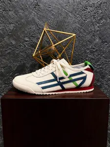 Unisex Tiger Spirits Aggressive Shoes, Comfortable Striped Design, Slip-On, Lightweight, Ideal for Running & Fitness, All Seasons