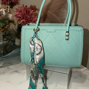 Teal Handbag with Quilted Design and Detachable Scarf Strap for Stylish Everyday Use