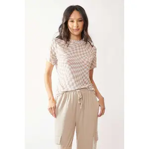 Davi & Dani Checker Board Printed Mesh Short Sleeve Top