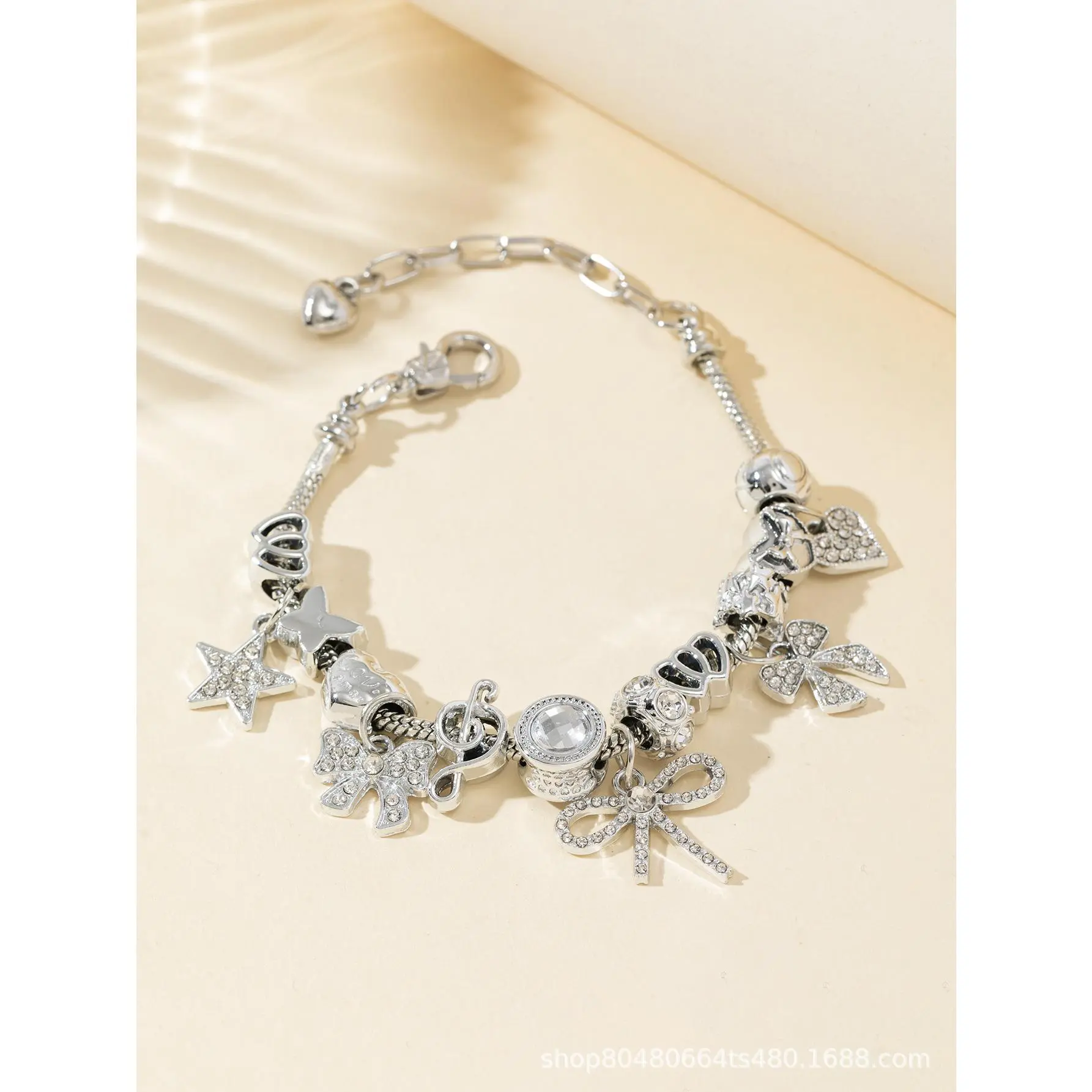 118 # UV Love Bow Pendant YCB638