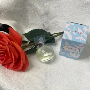 Mary Kay Thinking of You Perfume - Fresh & Sweet Scent of Vanilla Peach Mandarin Jasmine - Ideal for Expressing Feelings & Versatile Use