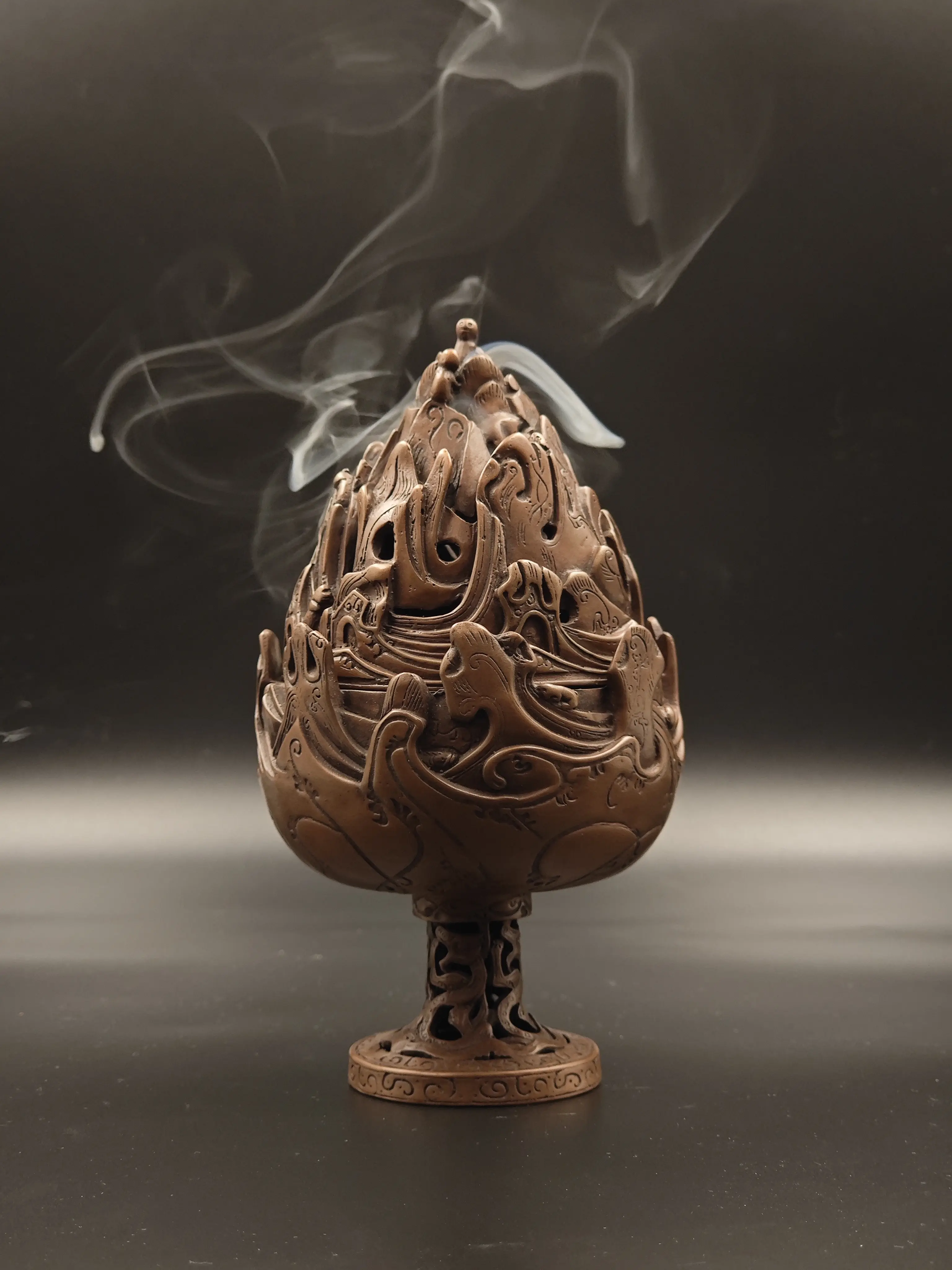 Handcrafted Boshan Incense Burner with Antique Finish – A Valuable Collectible Reflecting Traditional Eastern Aesthetics and Heritage