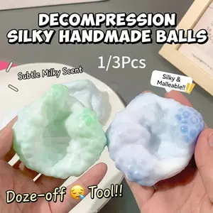 Light-colored gradient cloud-shaped stress-relieving squeeze toy, mini and portable, super soft and durable, won't easily deform when squeezed or stretched. Perfect for office desks, desktop stress reliever, parties, or casual play at home.