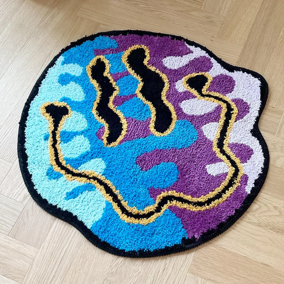 Smile Face Pattern Non-slip Rug, Irregular Soft Fuzzy Carpet, Decorative Fluffy Rug, Decorative Floor Mat for Home Living Room Bedroom, Decorative Rugs, Furry Soft Rugs