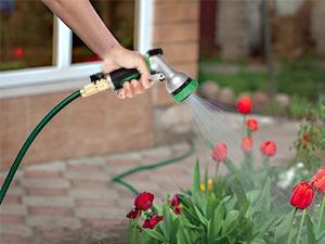 RESTMO Garden Hose Nozzle, Garden Tools , Heavy Duty Metal Water Hose Nozzle with 7 Adjustable Spray Patterns, High Pressure Hand Sprayer with Flow Control for Watering Plants & Lawns, Washing Cars & Pets, Valentines gift