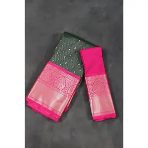 Green Kanchipuram Silk Saree with Detailing