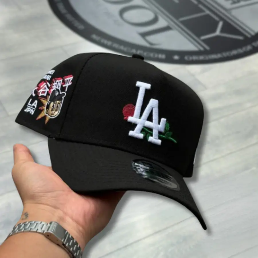 Black New Era Los Angeles Dodgers Rose 9FORTY Curved Brim Baseball Hat, MLB Streetwear Cap, Collector’s Limited Edition 2026 Urban Streetwear Gorra premium, moda urbana para hombres y mujeres, Ideal para destacr tu estilo en TikTok.