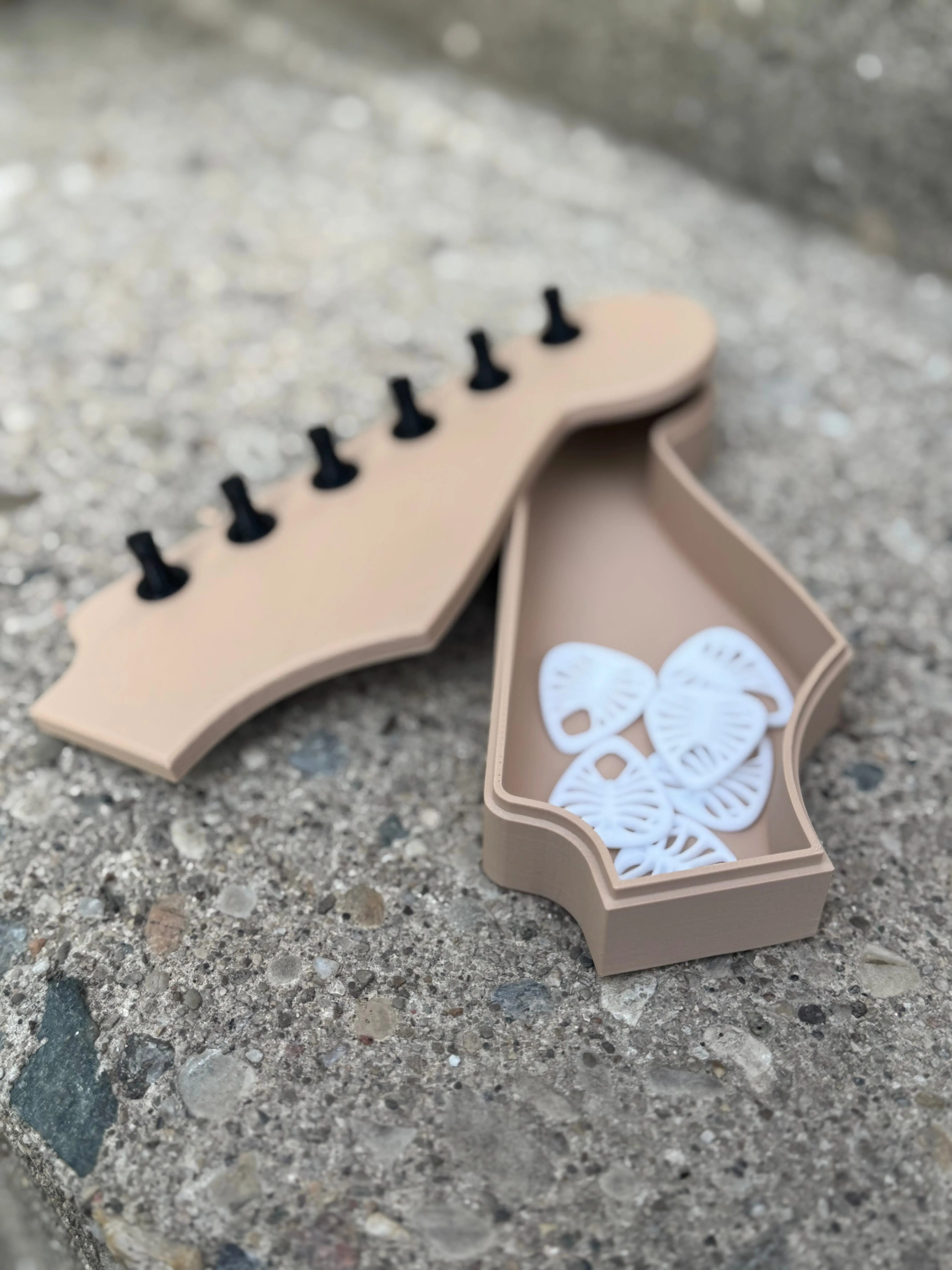 3D Printed Guitar Headstock Pick Case – Fender Style Storage Box - PLA