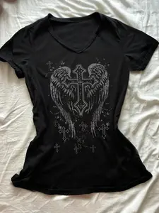 Gothic Cross Wings Graphic T-Shirt for Women | V-Neck Slim Fit Cotton Tee, Grunge Streetwear Y2K E-Girl Aesthetic, Retro 90s Alt Fashion, Edgy Dark Street Style, Dark Academia, Vintage Print, Casual Streetwear, Soft, Casual Everyday Wear