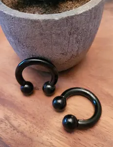 Pair Black Steel Screw Ball Horseshoes Pinchers Ear Plugs Tapers Gauges Septum 0g 2g 4g 6g 8g 10g 12g 14g 16g Circular Barbells men women