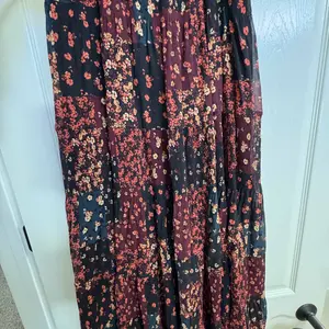 NASHALYLY Women's Chiffon Elastic High Waist Pleated A-Line Flared Maxi Skirt Flower-203 Breathable Comfortable Casual Summer Wear White Black Christmas Vintage Floral Bohemian Boho Womenswear