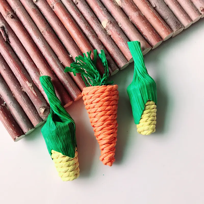 Hamster and rabbit chewing supplies, chinchilla chewing toys, chewing carrots and corn, parrot chewing toys, grass-woven carrots and corn for chewing