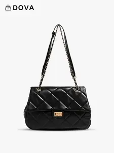 Quilted women's shoulder bag, Pu leather bag, with a versatile design, featuring a wide metal chain strap, perfect for commuting and formal occasions