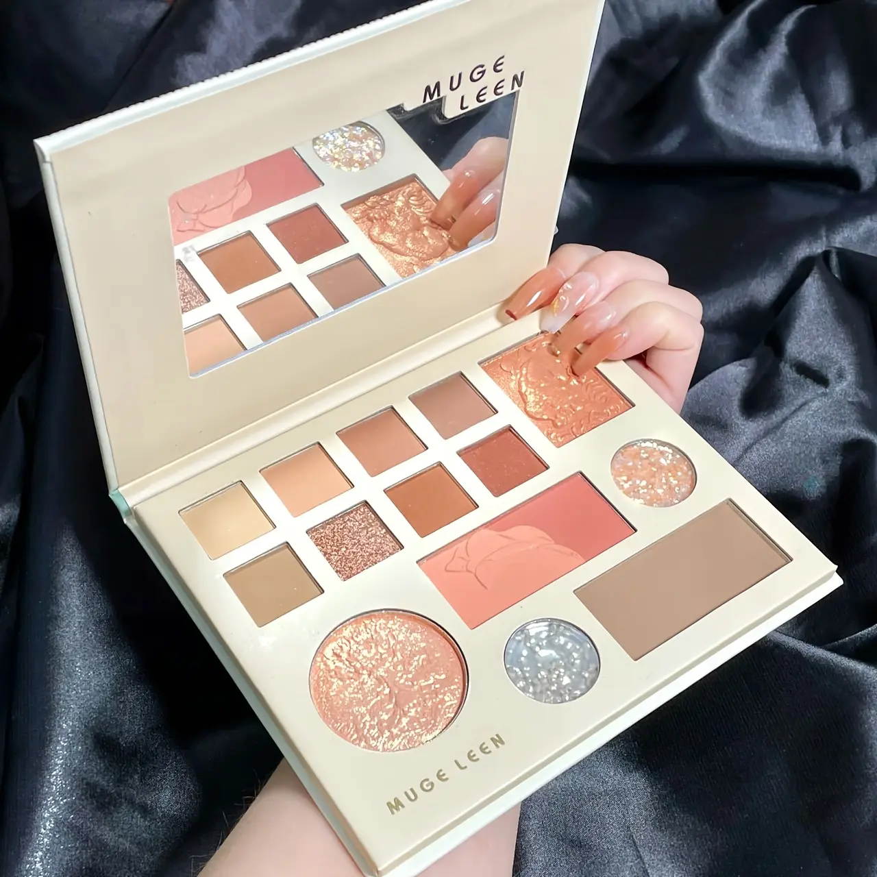 HERORANGE Year of The Tiger 3D Carved 8-in-1 Cosmetic Palette - Long-Lasting, Waterproof Glitter Palette with Mirror, Matte, Shimmer, Blush, Highlighter, All Over Glimmer, Gluten-Free for Flawless Look, Ideal Gift