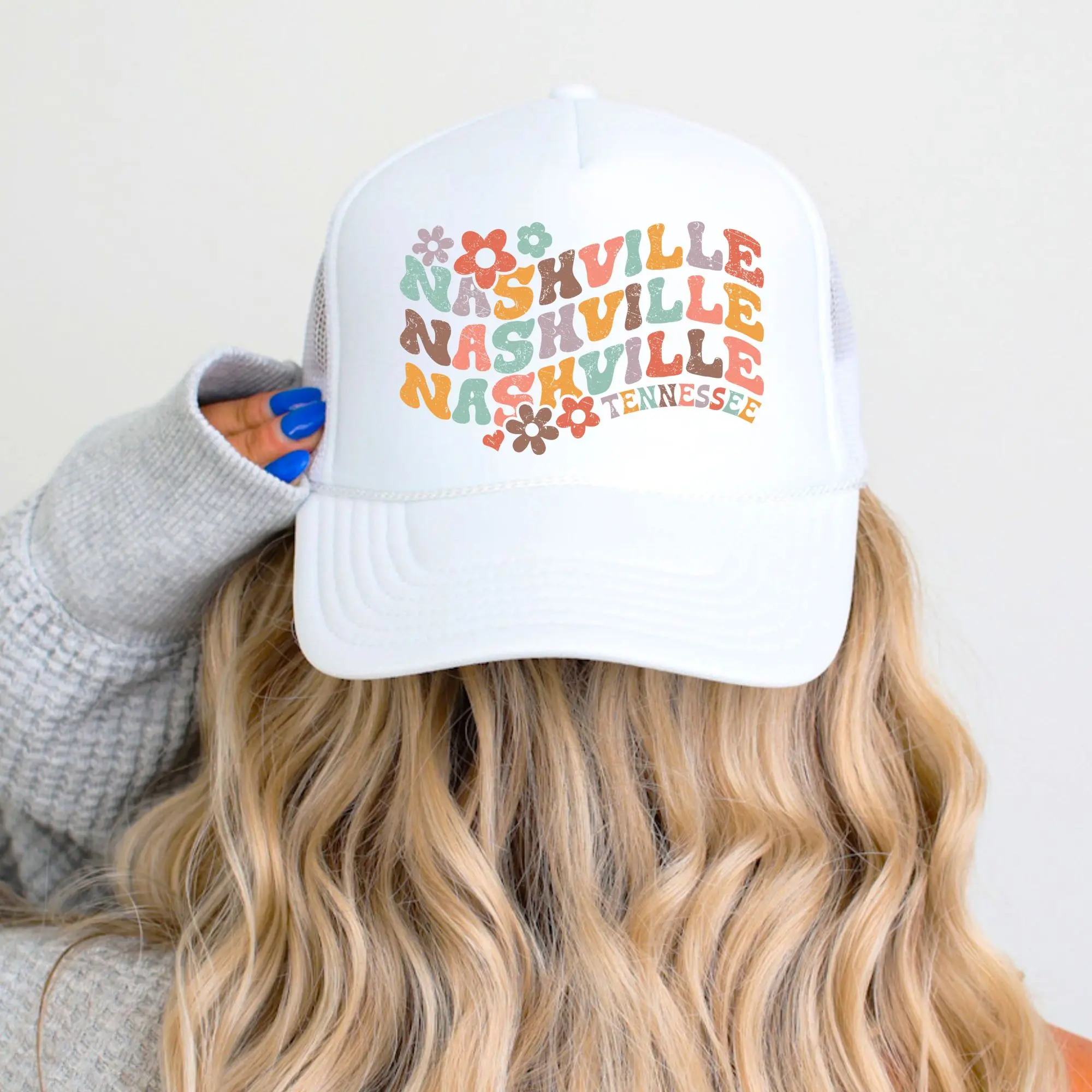 Nashville Tennessee Trucker Hat for Women - Retro Groovy Nashville Foam Mesh Snapback Hat - Vintage Floral Music City Souvenir Adjustable Baseball Cap